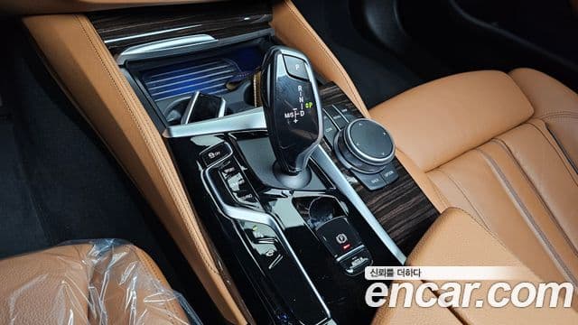 BMW 5 Series 2021 — ფოტო 9/20