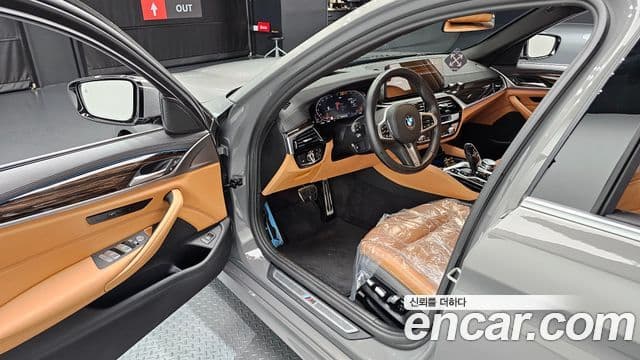 BMW 5 Series 2021 — ფოტო 10/20