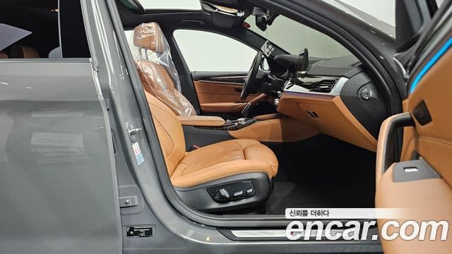 BMW 5 Series 2021 — ფოტო 11/20