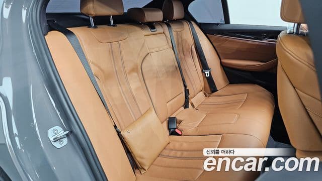 BMW 5 Series 2021 — ფოტო 12/20