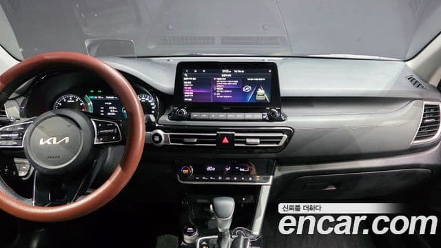 Kia Seltos 2022 — Şəkil 17/20
