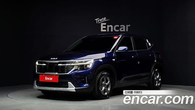 Kia Seltos 2023 — Şəkil 1/20