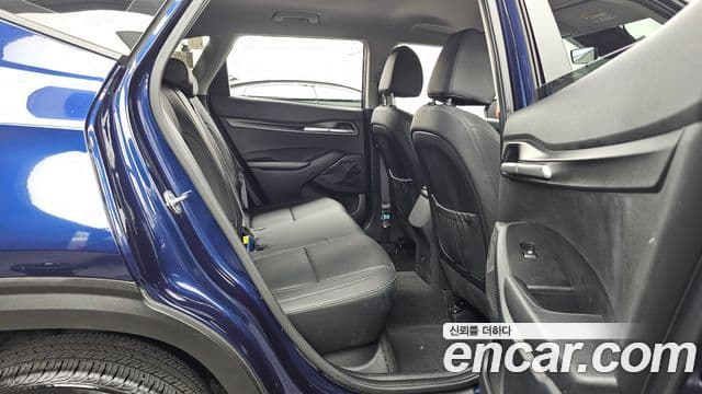 Kia Seltos 2023 — Şəkil 12/20