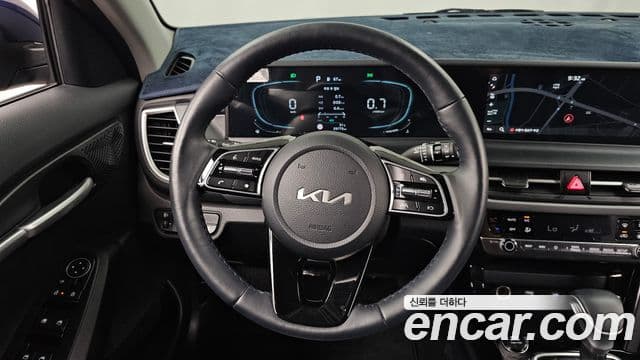 Kia Seltos 2023 — Şəkil 13/20