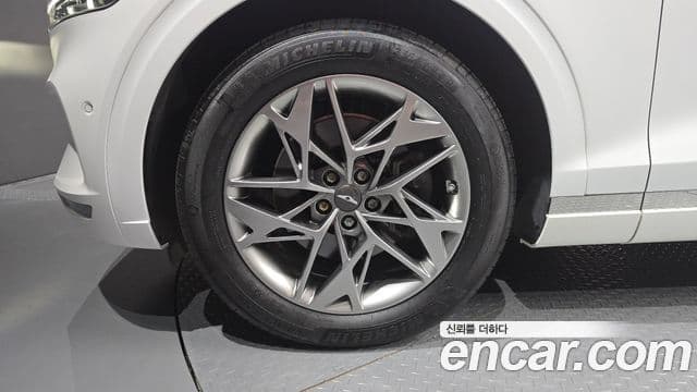 Genesis GV70 2021 — ფოტო 5/20