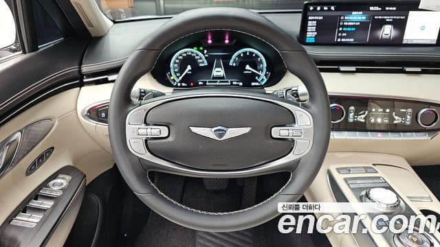 Genesis GV70 2021 — ფოტო 13/20