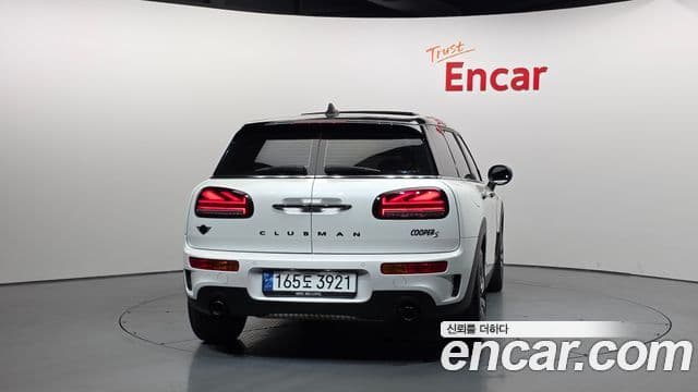 Mini Cooper S Clubman 2023 — ფოტო 15/20