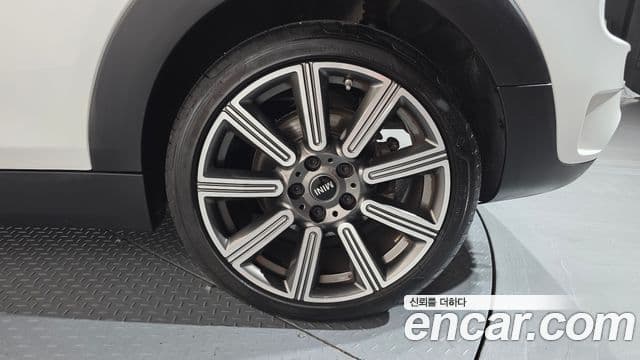 Mini Cooper S Clubman 2023 — ფოტო 9/20