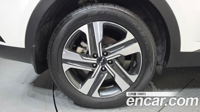 Kia Sorento 2022 — Фото 5/20