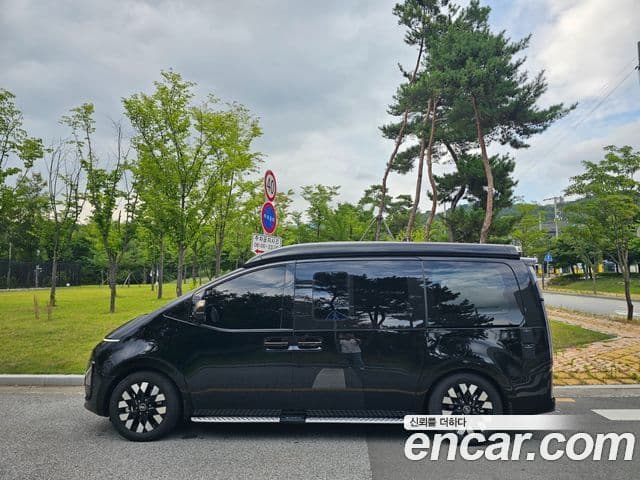 Hyundai Staria 2025 — Şəkil 1/20