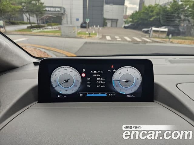 Hyundai Staria 2025 — Şəkil 8/20