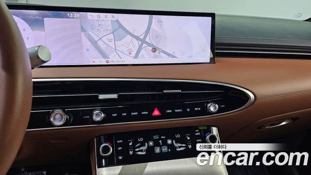 Genesis GV70 2024 — Photo 15/31
