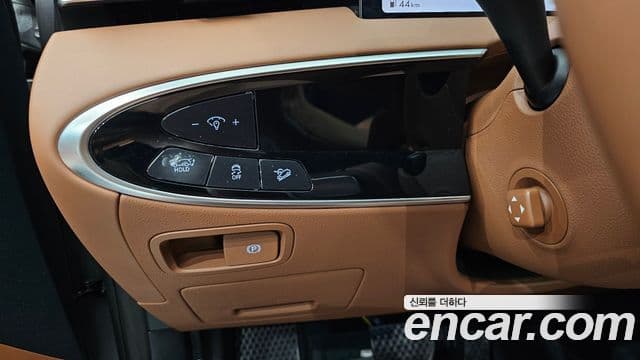 Genesis GV70 2024 — Photo 9/31