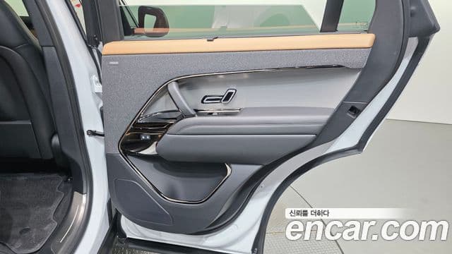 Land Rover Range Rover Sport 2025 — Photo 27/33