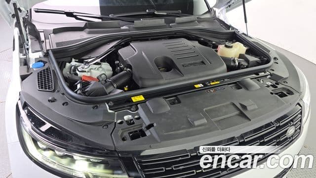 Land Rover Range Rover Sport 2025 — Photo 29/33