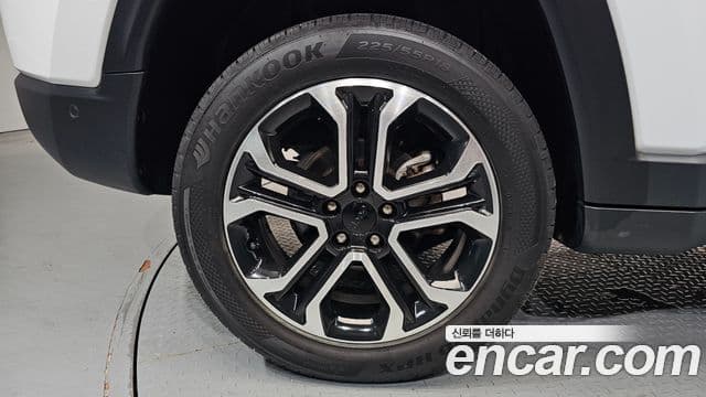 Jeep Compass 2022 — ფოტო 5/35