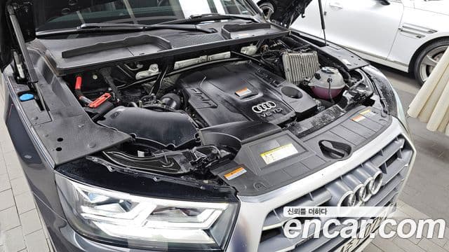 Audi Q5 2020 — ფოტო 6/20