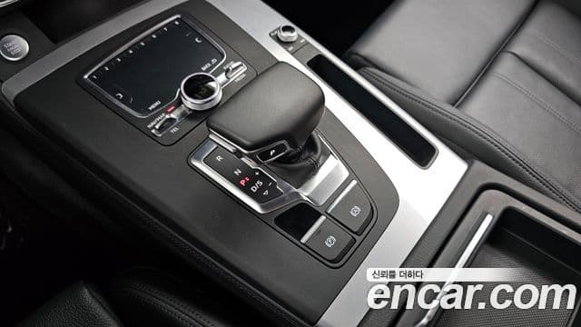 Audi Q5 2020 — ფოტო 9/20
