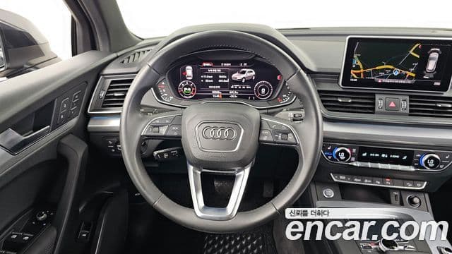 Audi Q5 2020 — ფოტო 13/20