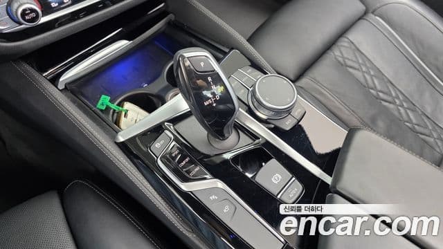 BMW 5 Series 2020 — ფოტო 9/20