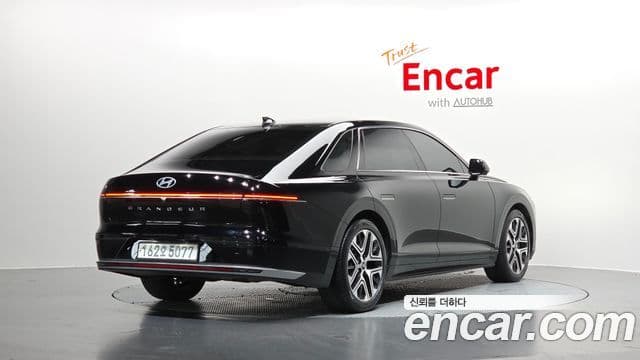 Hyundai Grandeur 2023 — ფოტო 2/20