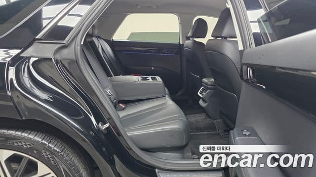 Hyundai Grandeur 2023 — ფოტო 11/20