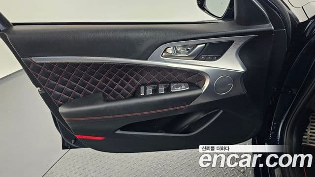 Genesis G70 2018 — Photo 35/37