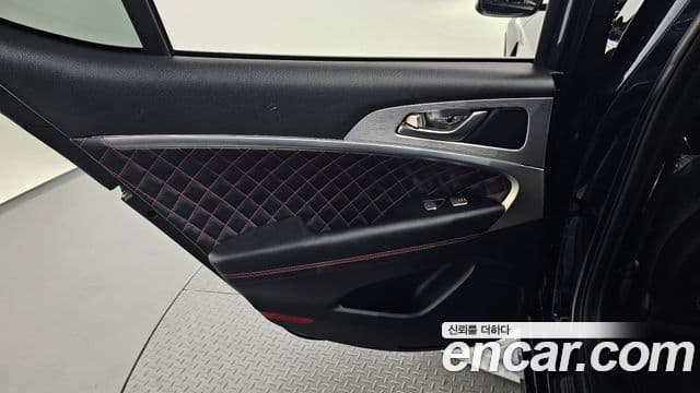Genesis G70 2018 — Photo 21/37