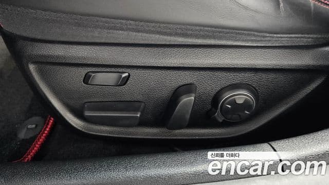 Genesis G70 2018 — Photo 32/37