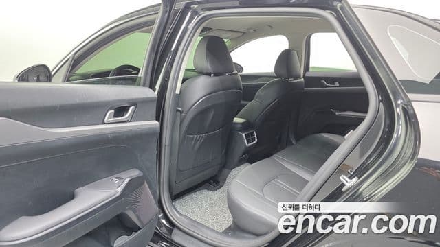 Kia K5 2023 — ფოტო 18/20