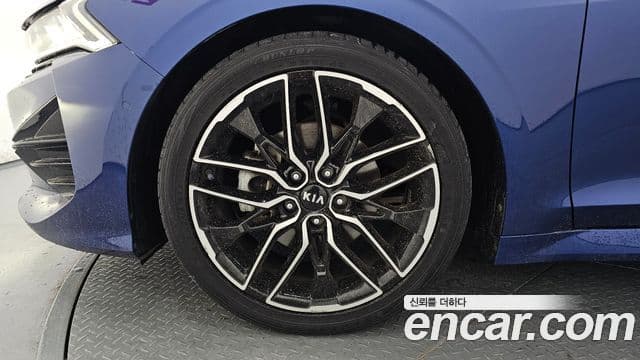 Kia K5 2019 — ფოტო 5/20