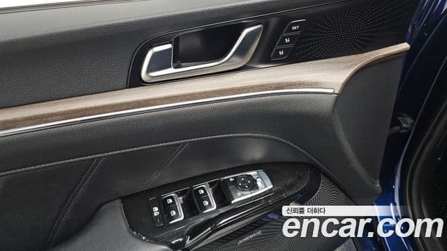 Kia K5 2019 — ფოტო 17/20