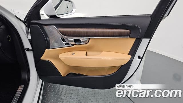 Volvo S90 2023 — Photo 5/31
