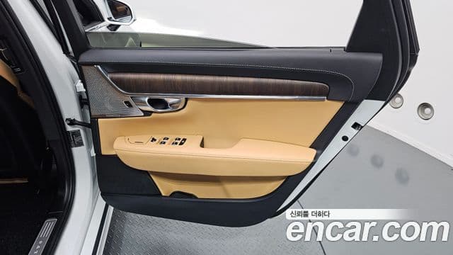 Volvo S90 2023 — Photo 14/31