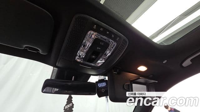 Mercedes-Benz GLB-Class 2020 — Photo 9/30