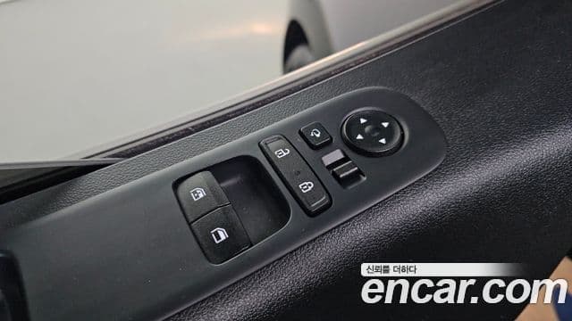 Hyundai Staria 2021 — Фото 13/20