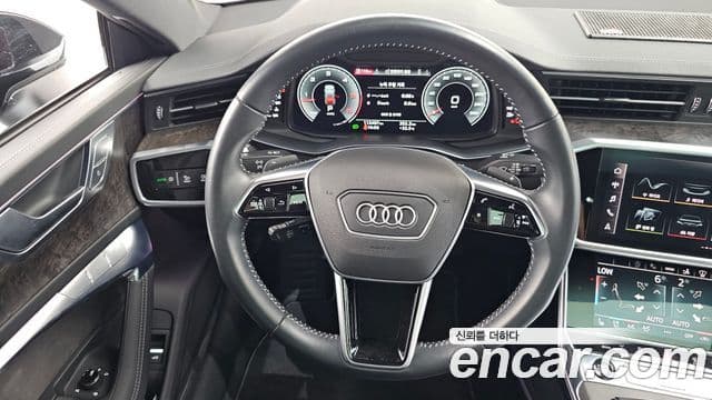 Audi A7 2021 — ფოტო 13/20