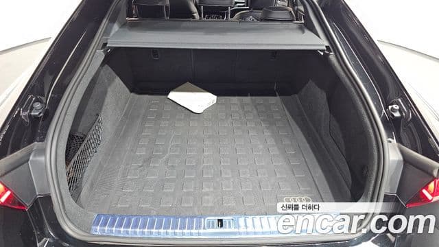 Audi A7 2021 — ფოტო 18/20