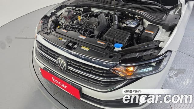 Volkswagen Jetta 2022 — ფოტო 6/20