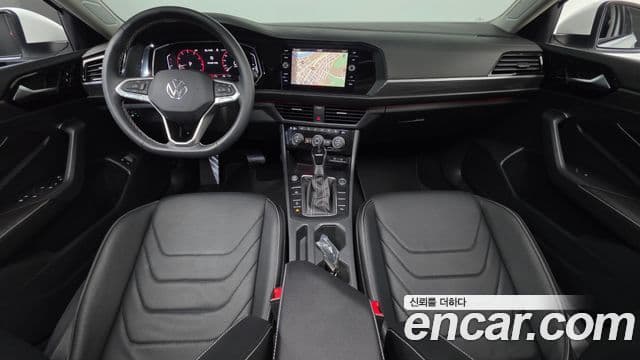 Volkswagen Jetta 2022 — ფოტო 7/20
