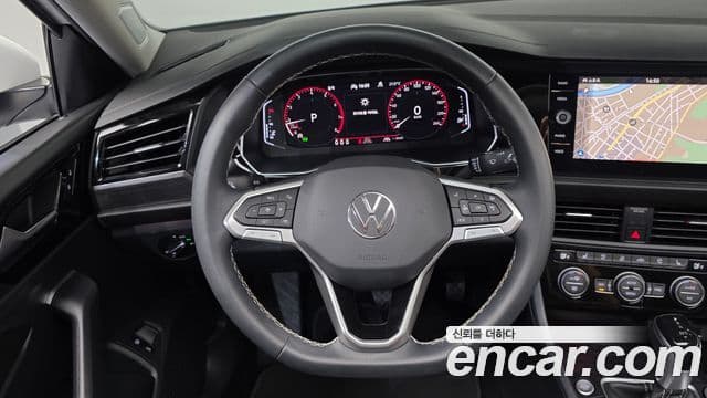 Volkswagen Jetta 2022 — ფოტო 14/20