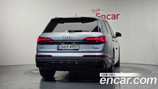 Audi Q7 2023 — ფოტო 3/20