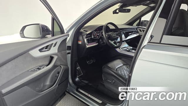 Audi Q7 2023 — ფოტო 8/20