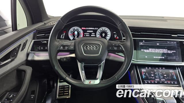 Audi Q7 2023 — ფოტო 13/20