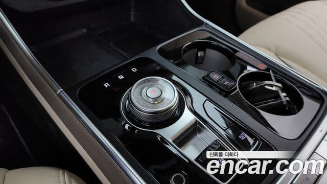 Kia Carnival 2024 — фото 9 из 20