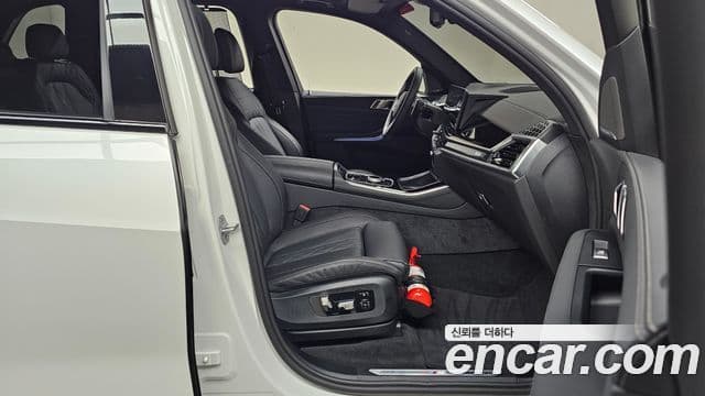 BMW X5 2025 — ფოტო 22/32