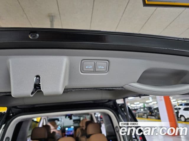 Hyundai Staria 2025 — Şəkil 16/20