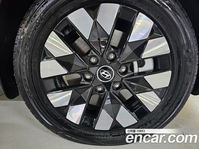 Hyundai Staria 2025 — Şəkil 17/20