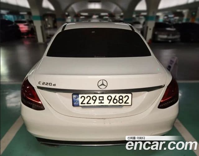 Mercedes-Benz C-Class 2019 — ფოტო 4/11