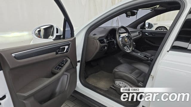 Porsche Macan 2018 — Şəkil 8/20